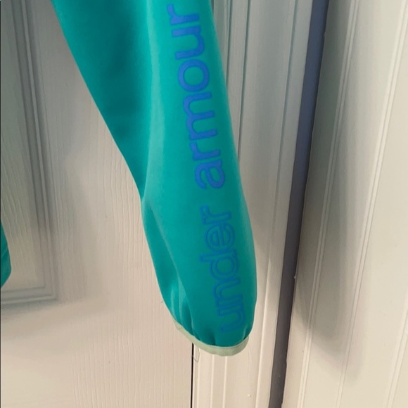 Under Armour Jacket - Picture 3 of 7